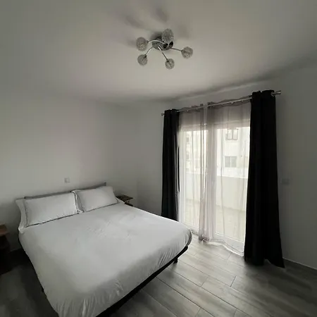 Feliz - Large - Pool אלבופיירה